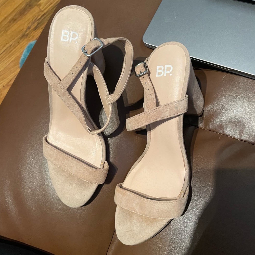 Lula Slingback Sandal Heel from Nordstrom - Tan Suede 6.5M